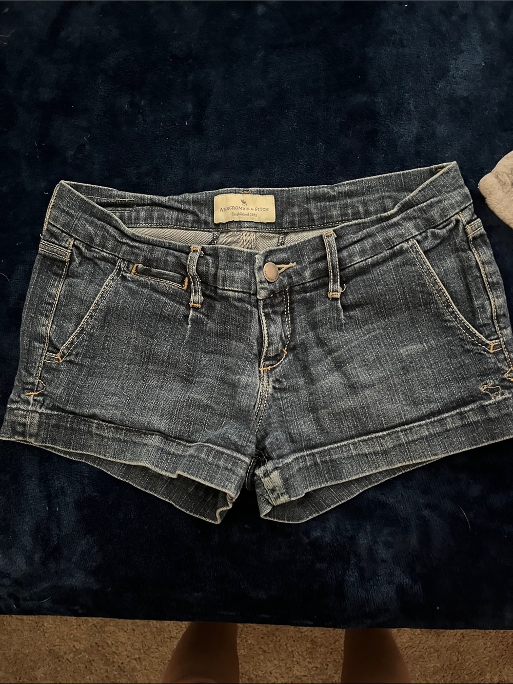 Abercrombie & Fitch Dark Wash Denim Women’s Shorts NWOT